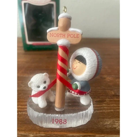 Hallmark Ornament 1988 FROSTY Friends ESKIMO and POLAR - Picture 2 of 10